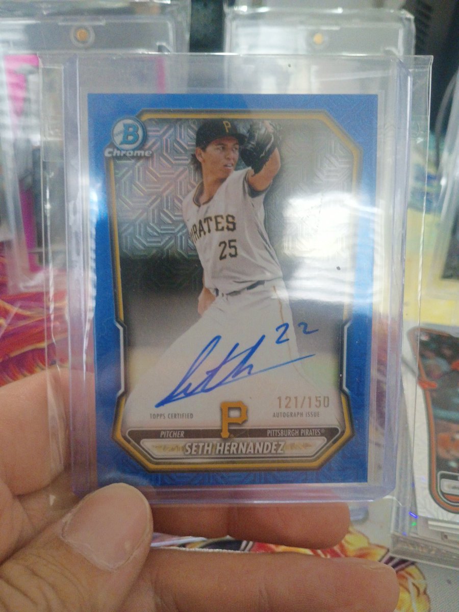Rodrigwyz's tweet photo. @CardPurchaser I got a mega box of Bowman baseball and I gave my son 3 packs to open and I opened the other 3, he pulled this.. https://t.co/osXxrcXijK