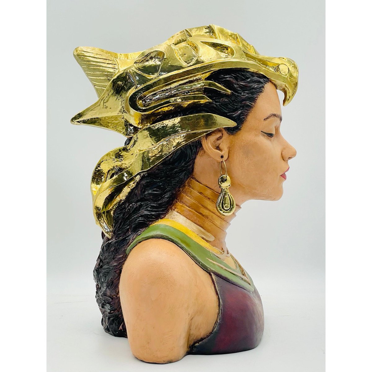ThisIsHTAS's tweet photo. Dryope Sculpture — Gold Chrome Helmet: a polished, light-reflecting art piece with a weighted base for stable display. Perfect for entryways, offices, or living rooms—adds subtle focal interest and pairs with minimalist or eclectic decor. https://t.co/3bjvcluGht https://t.co/Cw9LscZX31