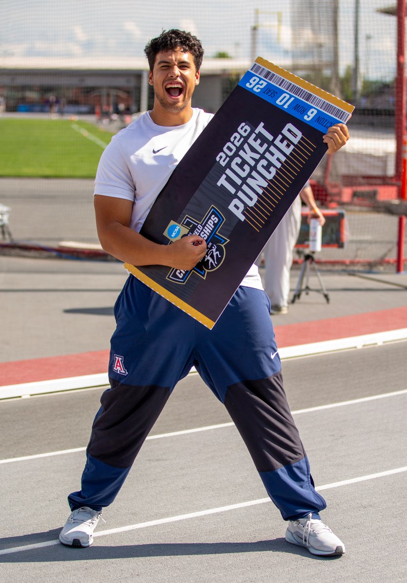 ArizonaTrack's tweet photo. 𝗡𝗘𝗫𝗧 𝗦𝗧𝗢𝗣 ➡️ 𝗘𝗨𝗚𝗘𝗡𝗘✈️

Sam Hala'Ufia punched his ticket to the NCAA Championships for the 𝗙𝗜𝗥𝗦𝗧 𝗧𝗜𝗠𝗘 𝗘𝗩𝗘�� with a 10th-place finish in the discus at West Regionals with a mark of 56.92m (186-9).  

#BearDown https://t.co/hLMRoEmD2f