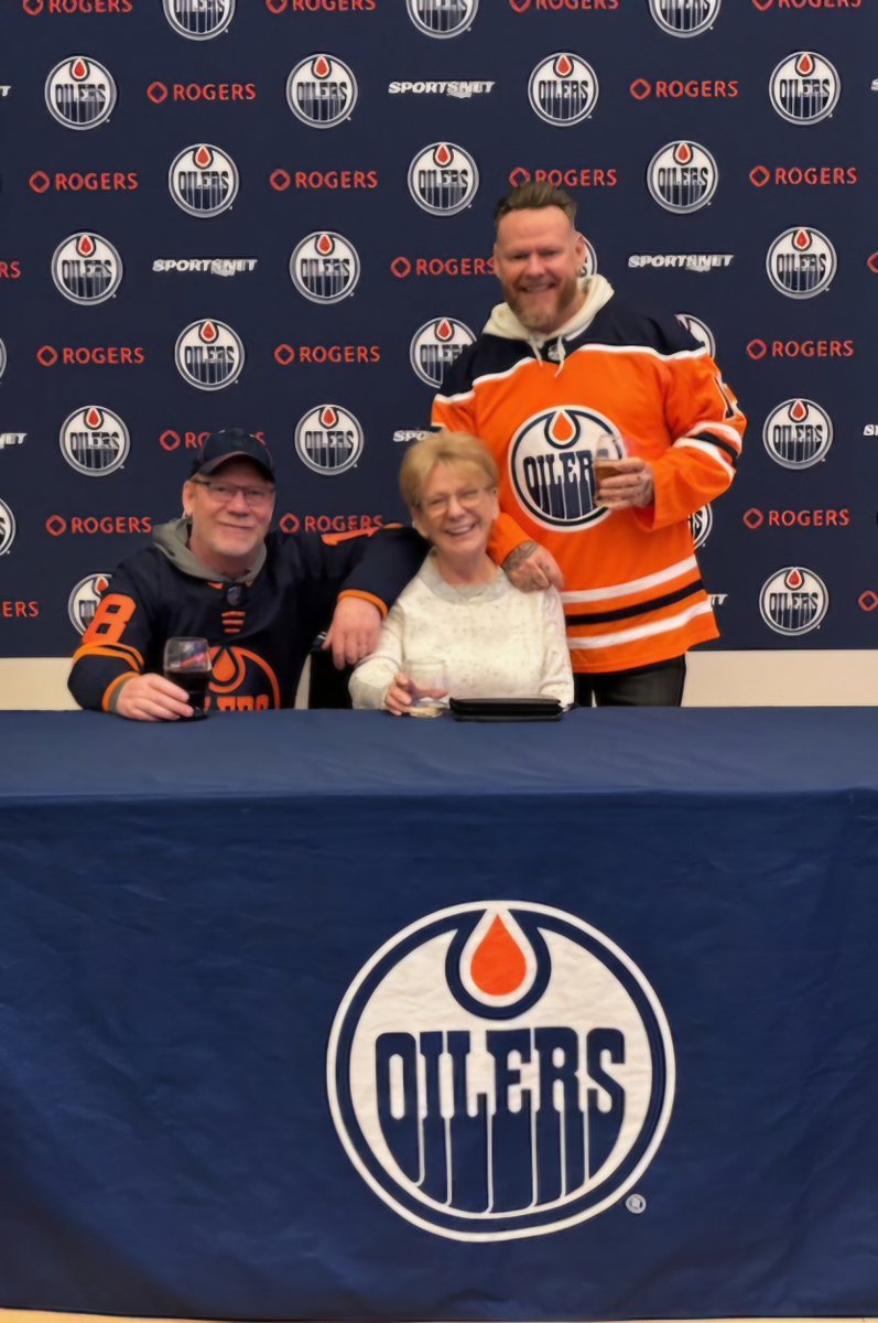 SalMax183's tweet photo. I miss Oilers hockey,  is it September yet? https://t.co/BCgIQcaamS