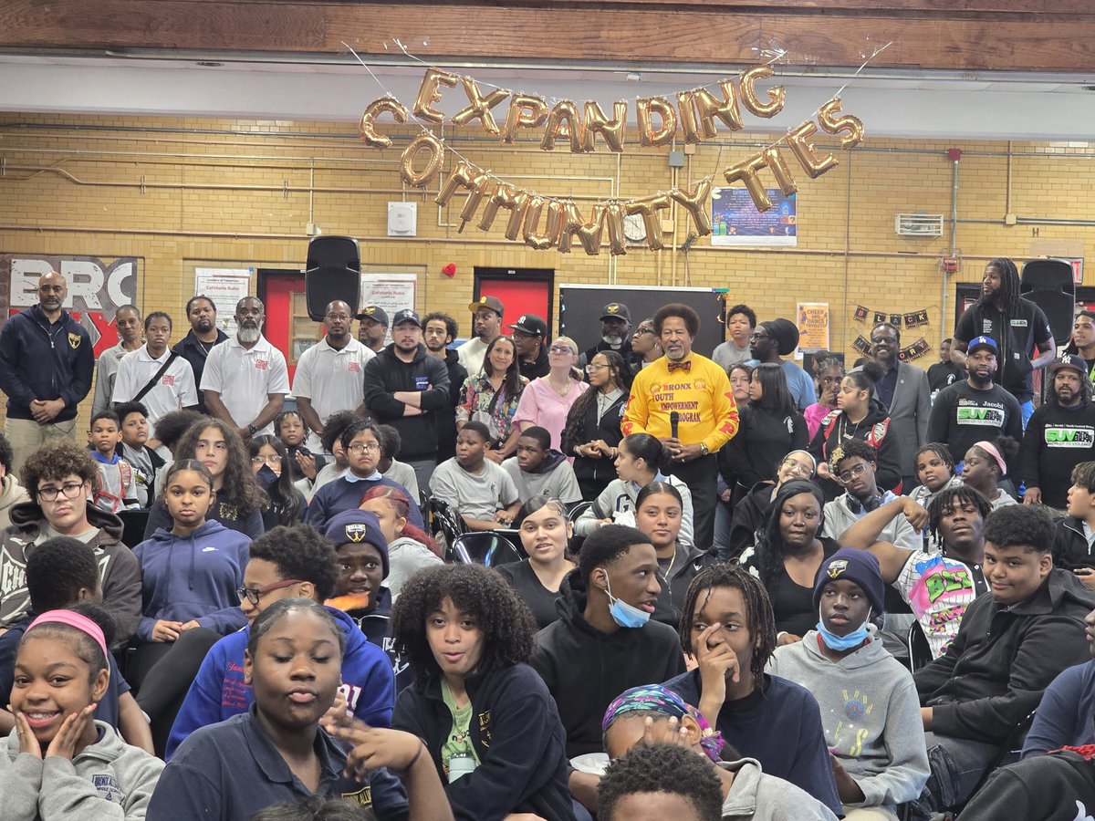 Bronxyep's tweet photo. Today was the beginning of the rest of our lives. What tools of wisdom and guidance were drop on #YouthsavingYouth #CONNECTIONS Forum. Thank you @AndyKingNYC @NYCSchools @DOEChancellor @NYPD47Pct @JacobiNCBHosp @SUVBronx @11X370 @NYPDnews @VendaHayani @NYCMayor @SpeakerMenin https://t.co/xToGkVEuX7