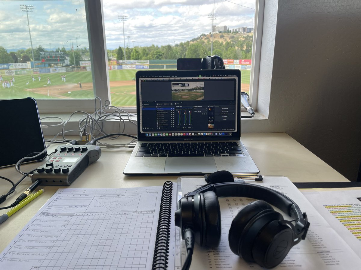 BryanWe94586914's tweet photo. Happy Opening Day from Medford!! @MedfordRogues takes on the @SeattleStuds for a doubleheader to start the weekend series. The Awesome Pool Guy On Deck show starts at 4:40 p.m. on the Rogues Streaming Network. @STAAtalent 

https://t.co/3SmVmCCudG https://t.co/pjEPbJZNji