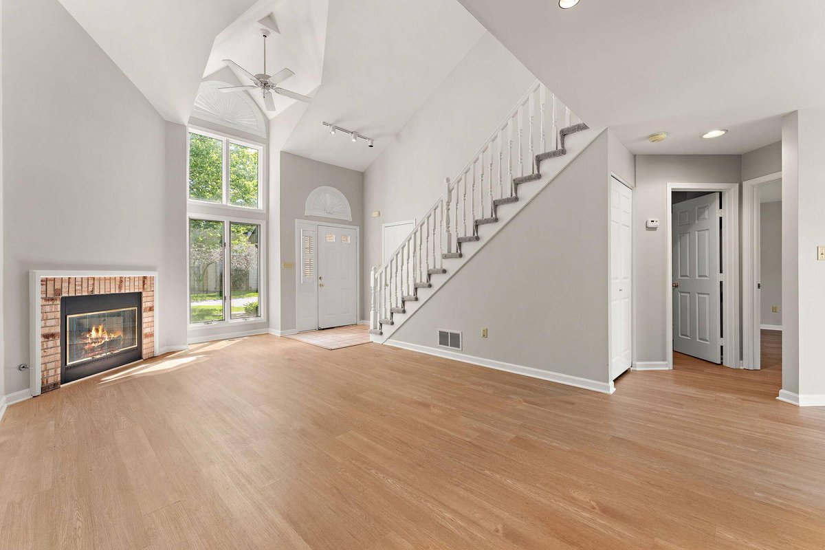 realest's tweet photo. 🌟 Exciting News in Crown Point! 🌟

This charming 2-bedroom, 2-bath townhouse at 1542 W 93rd CT is now **under contract**! 🏡✨ With its functional layout, fresh paint, newer flooring, and high ceilings, this home is a true gem.

The kitchen boasts stainless steel appliances, and the main-level primary bedroom includes an ensuite bathroom with laundry for ultimate convenience. Upstairs, a spacious loft awaits your personal touch.

It's always a joy to see someone find their perfect home. Want to explore similar opportunities? Let's chat!

See more details here: https://t.co/fHlPpL6gRL

Feel free to reach out at saso@realest.com. 😊

#CrownPointRealEstate #UnderContract #HomeSweetHome