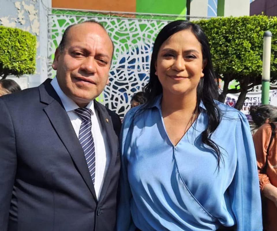julioc_moreno's tweet photo. Hoy quiero desearte un muy feliz cumpleaños, querida @A_MontielR. 

Reconozco tu compromiso, tu entrega y el trabajo que realizas todos los días por el bienestar del pueblo de México y por el fortalecimiento de nuestro movimiento. 

Deseo que este nuevo año de vida esté lleno de salud, felicidad y muchos éxitos.
¡Recibe un fuerte abrazo y mis mejores deseos siempre! 🎊🎂

#JCM