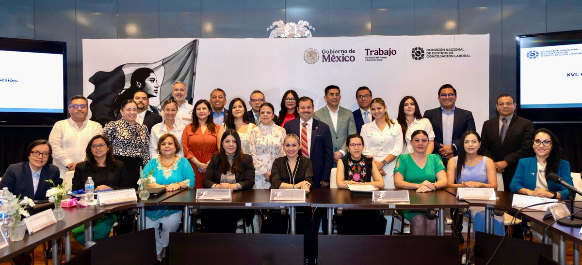 cclchih's tweet photo. El Director General del CCLCHIH, Fausto Barraza, participó en la Segunda Sesión Ordinaria de la CONACENTROS, realizada en Aguascalientes, donde, en su calidad de presidente del Grupo de Normatividad y Criterios. https://t.co/xtmpG0avuL