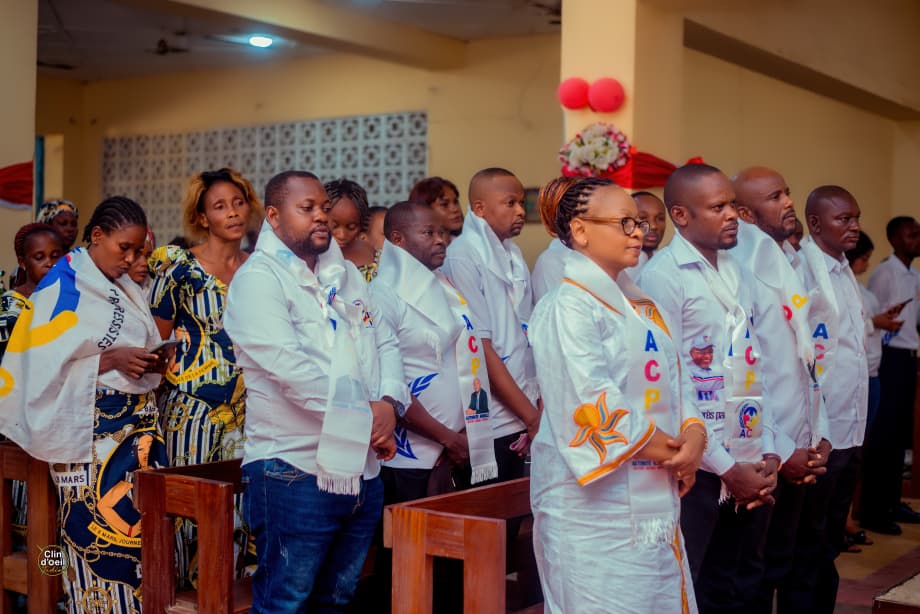 GMukulangando's tweet photo. 🎂 #4ans d'anniv de #ACP, Alliance des Congolais Progressistes, Parti cher à #AM @GentinyNgobilaM
A #Tshopo, ns avions planifié une messe d'action de grâce et une soirée avec les camarades du parti.
Merci à Dieu 🙏
A notre #AM
@MichelineOMbae
@CMbutamuntu
@MupataMois17648 https://t.co/uFEg3c5Fih
