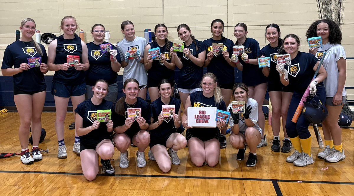 Wyandotte_SB's tweet photo. 1st🫧That’s an 8 out of 10 Coach!  Bears Softball want thank Big League Chew for reaching out and sending us the good stuff!  @bigleaguechew @espnW https://t.co/lybHcDMFKK