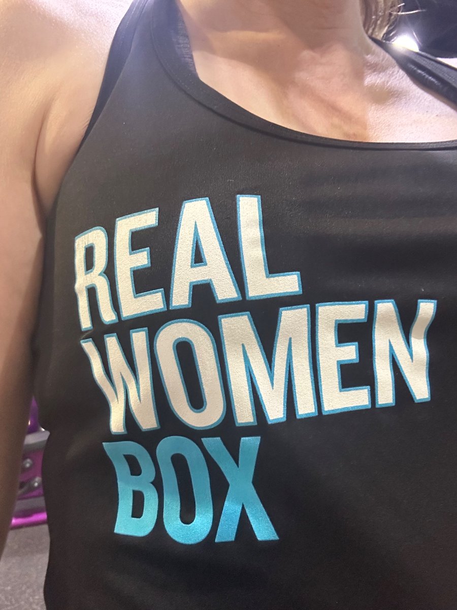 swan_darcy's tweet photo. How do I manage self care? #KCBoxing #JabCross #TrainHard https://t.co/c0eCowrZf9