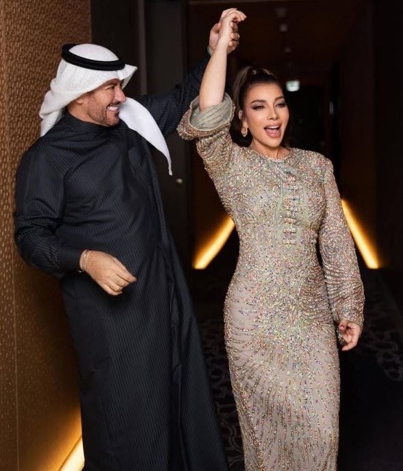 gorgeous4ew's tweet photo. ماجد المهندس ينفي إشاعة انفصال أصالة:

فايق وأصالة باقيين على عناد العوذال، بينهم حب أبدي الله يخليهم لبعض❤️. https://t.co/MpMLl4wtPg