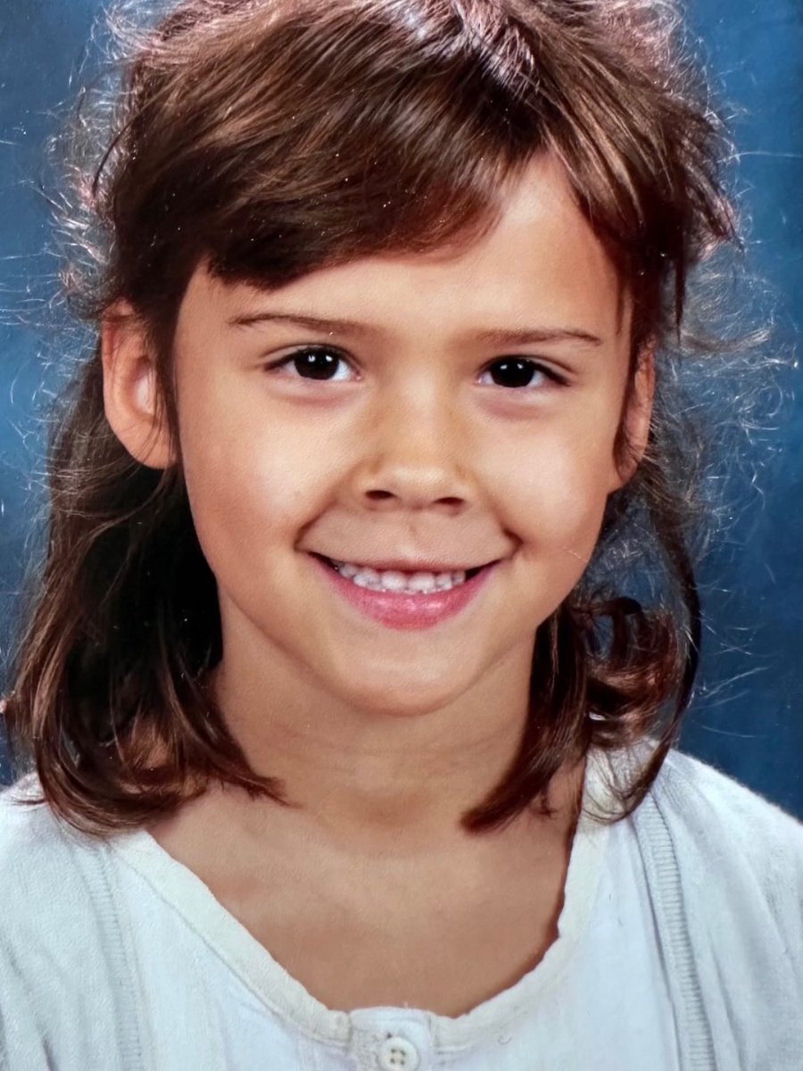 JessicaAlba_pr's tweet photo. My baby girl graduated yesterday and my heart aches with pride 🥹🤍🎓

To my Honorcita - It feels like yesterday I was holding you in my arms, and in the blink of an eye, you’re standing here ready for your next chapter. that inspires everyone around you.

Congratulations, 😘🍾 https://t.co/LwM7hQMNkN