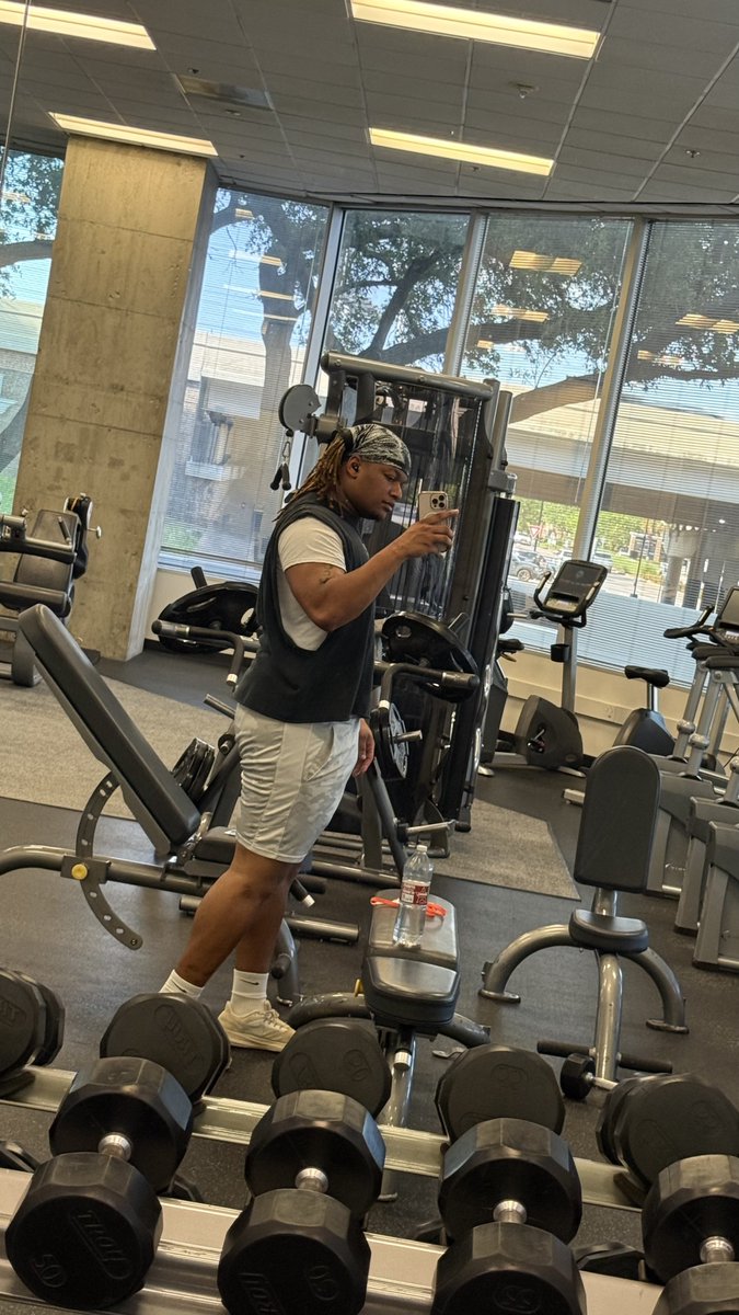 ogdaame's tweet photo. workin towards Big Man status 🦍 https://t.co/zMPY0EFoHo