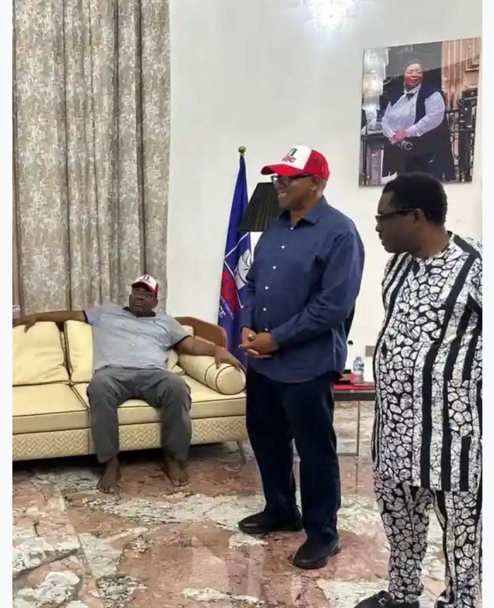 SamsonDenn97890's tweet photo. @Chima_Obi1234 You are tribal bigot see the dude you want to lead NIGERIA ? Can you pls tell us the way you told us here the failures of Mr President what Temu Obi did as a governor that warrant him or justified him to be voted for ? Take it or leave it TINUBU will retire Temu Obi after 2028 . https://t.co/l1WryojaxD