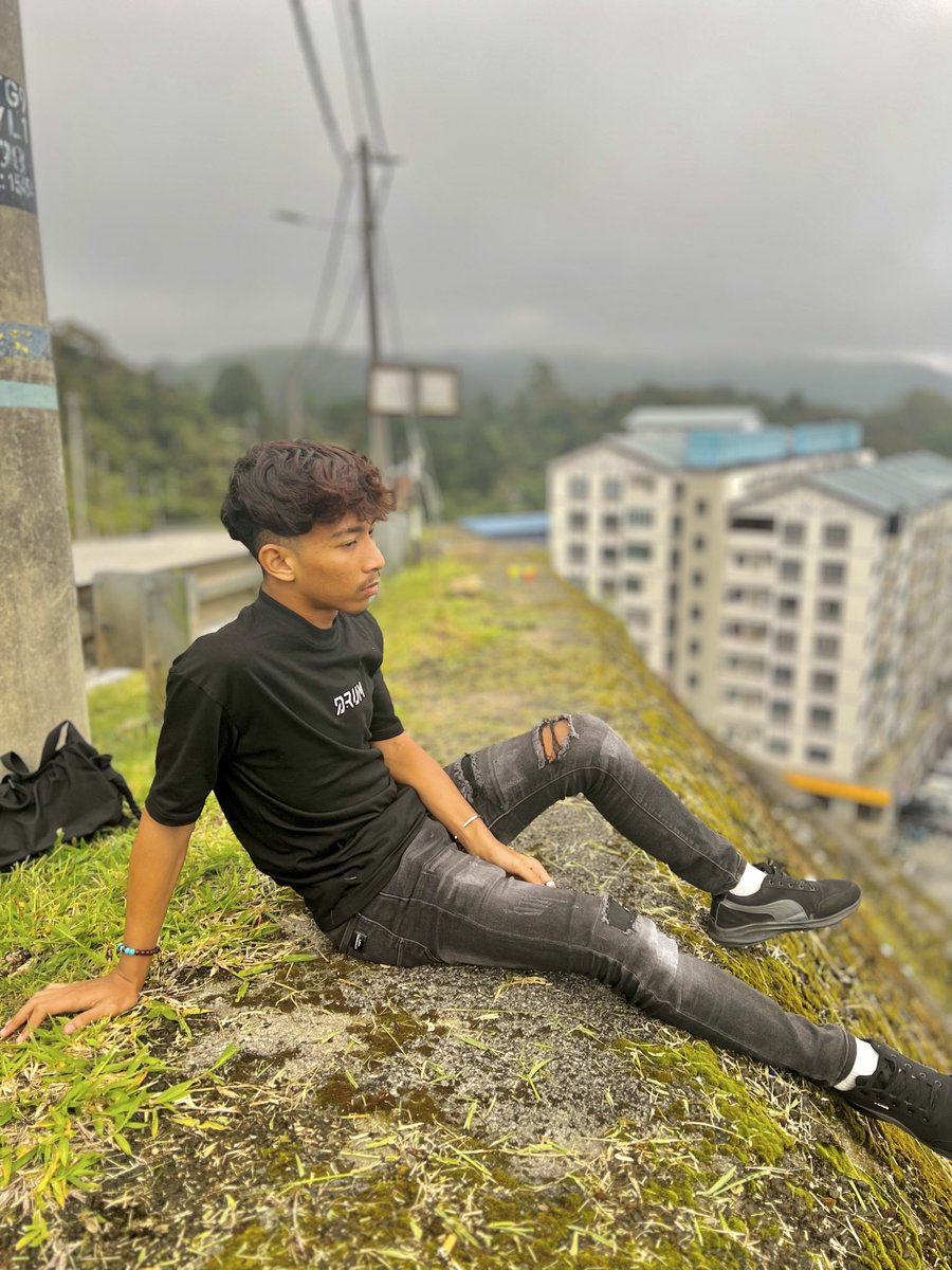 𝐿𝒴𝐹𝐹𝒵 . tweet media