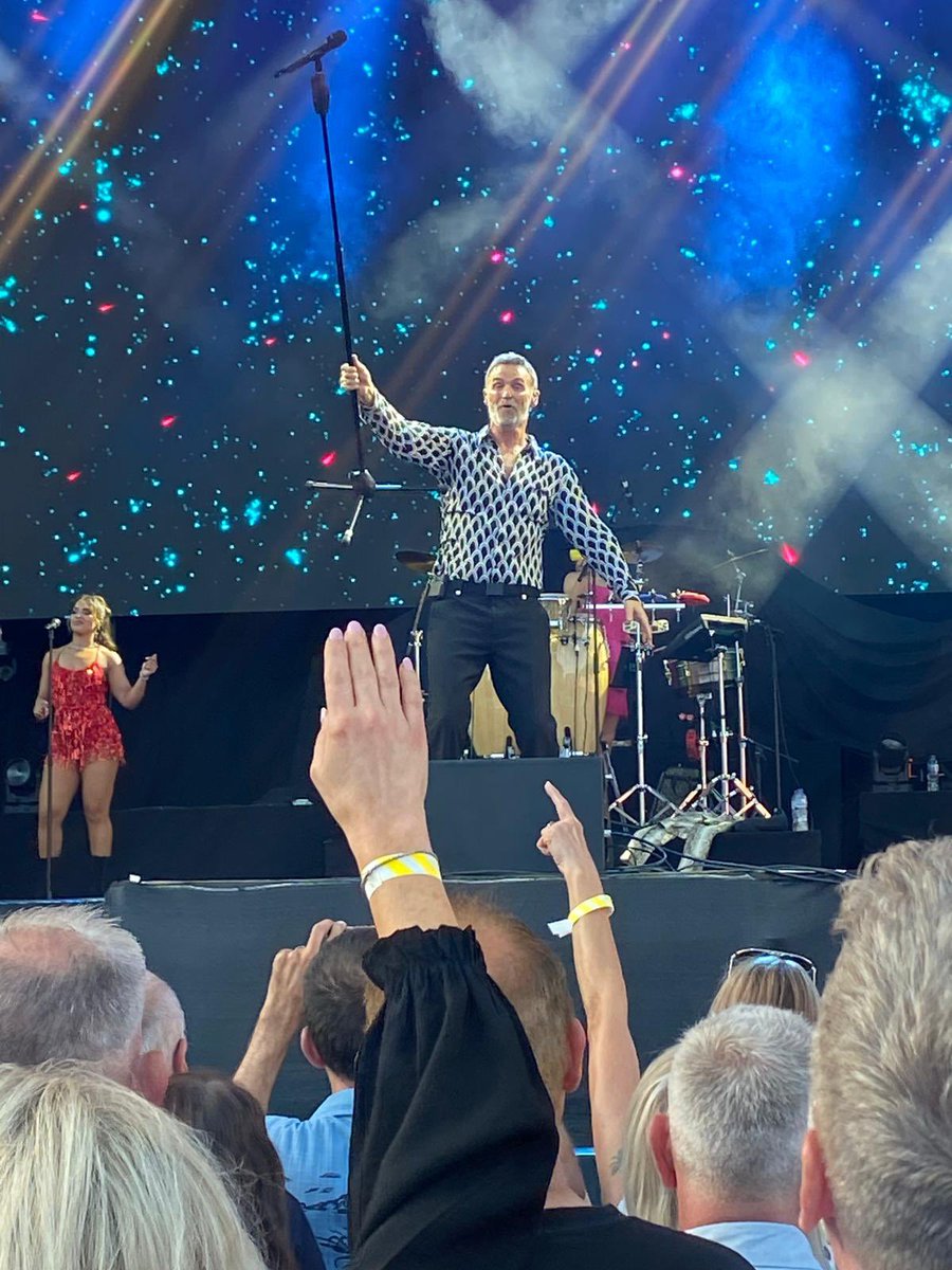 LisaJF4's tweet photo. Well @martiofficial loved you at Leigh tonight https://t.co/W7INU9Y2Iq
