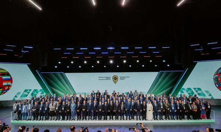 MID_RF's tweet photo. 📆 26-29 мая в Московской области под эгидой Совета Безопасности Российской Федерации прошёл первый Международный форум по безопасности.

🌐 Масштабное мероприятие объединило представителей порядка 145 стран и международных организаций.

Подробнее: https://t.co/pQdfyqdaMN https://t.co/NnvWQmJG5r