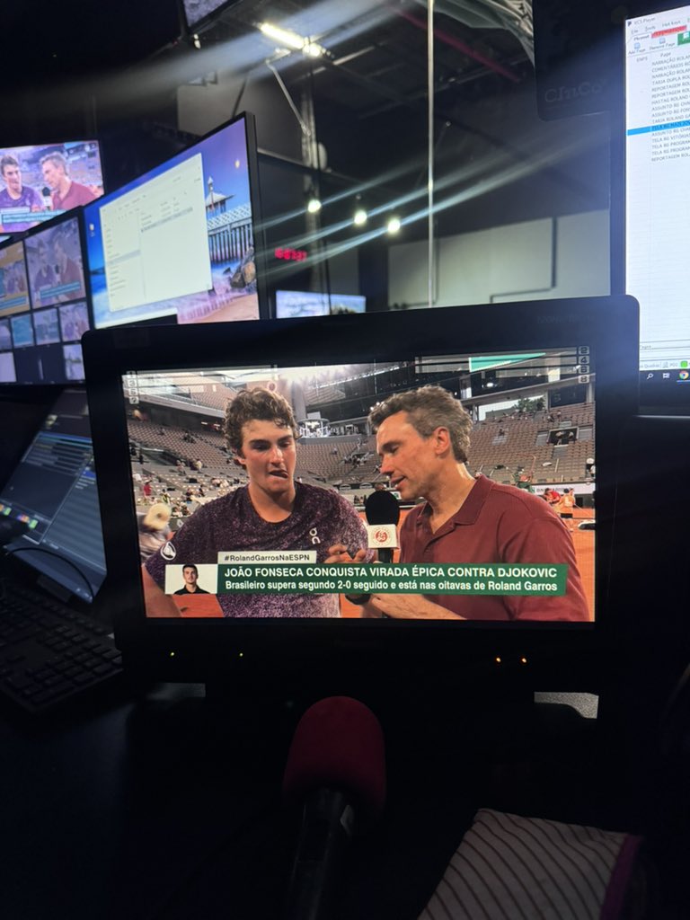 brurios_'s tweet photo. Hoje dividi a coordenação deste jogo HISTÓRICO. Obrigada, ESPN!!!! VAMOOOOS, JOÃO 🎾🇧🇷 https://t.co/GX4rtSe0e6