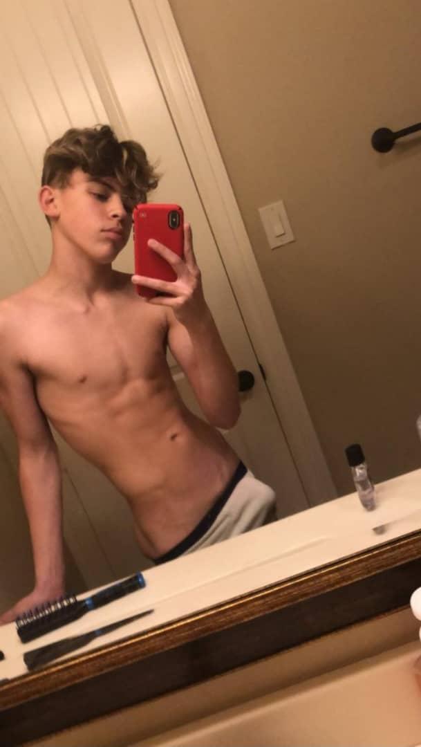 stixz122334's tweet photo. 🍆🌈 https://t.co/XI7VOOZsvL