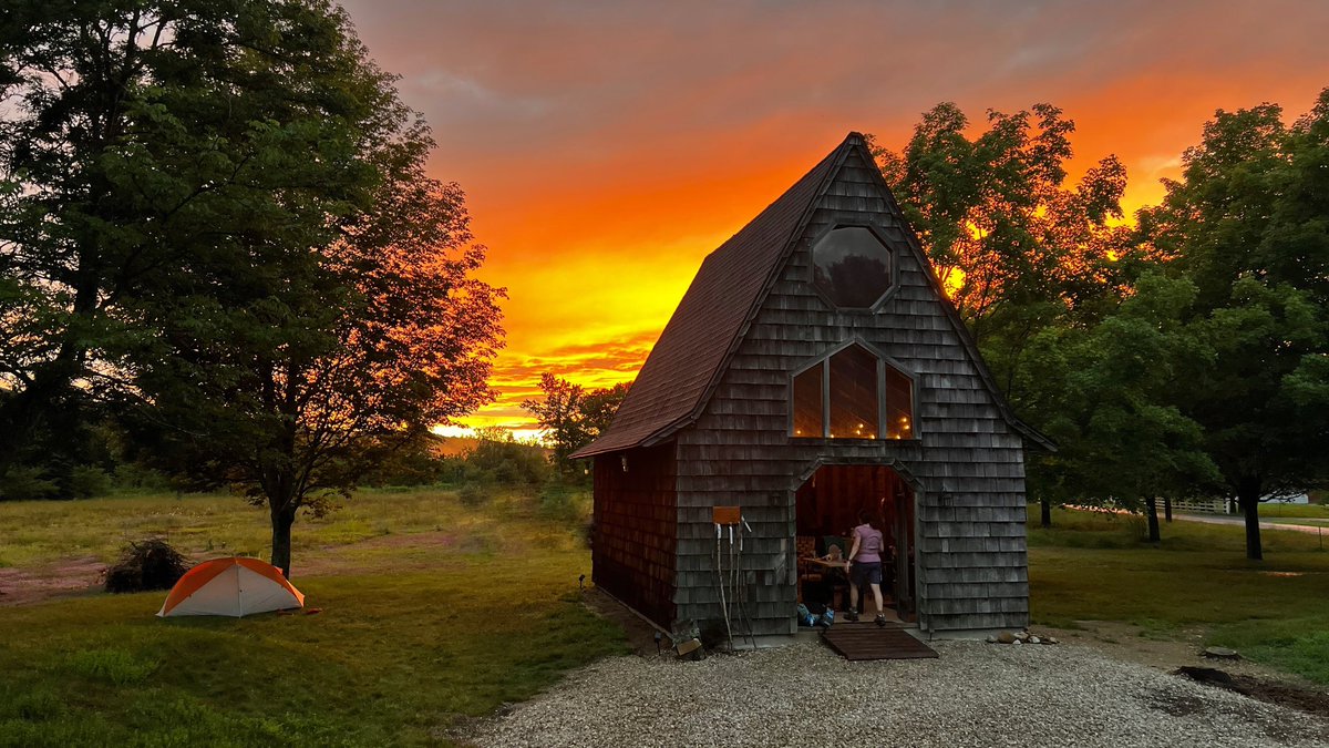 EatUpMarc's tweet photo. @DHTheWeatherNut I happen to now own the property where this unfortunate incident took place. They were two teenage students and an adult staffer at the Eagleton School. The Chapel was built in their memory by their teachers and fellow students. We are in the process of preserving the chapel. https://t.co/BCDb31ayhp