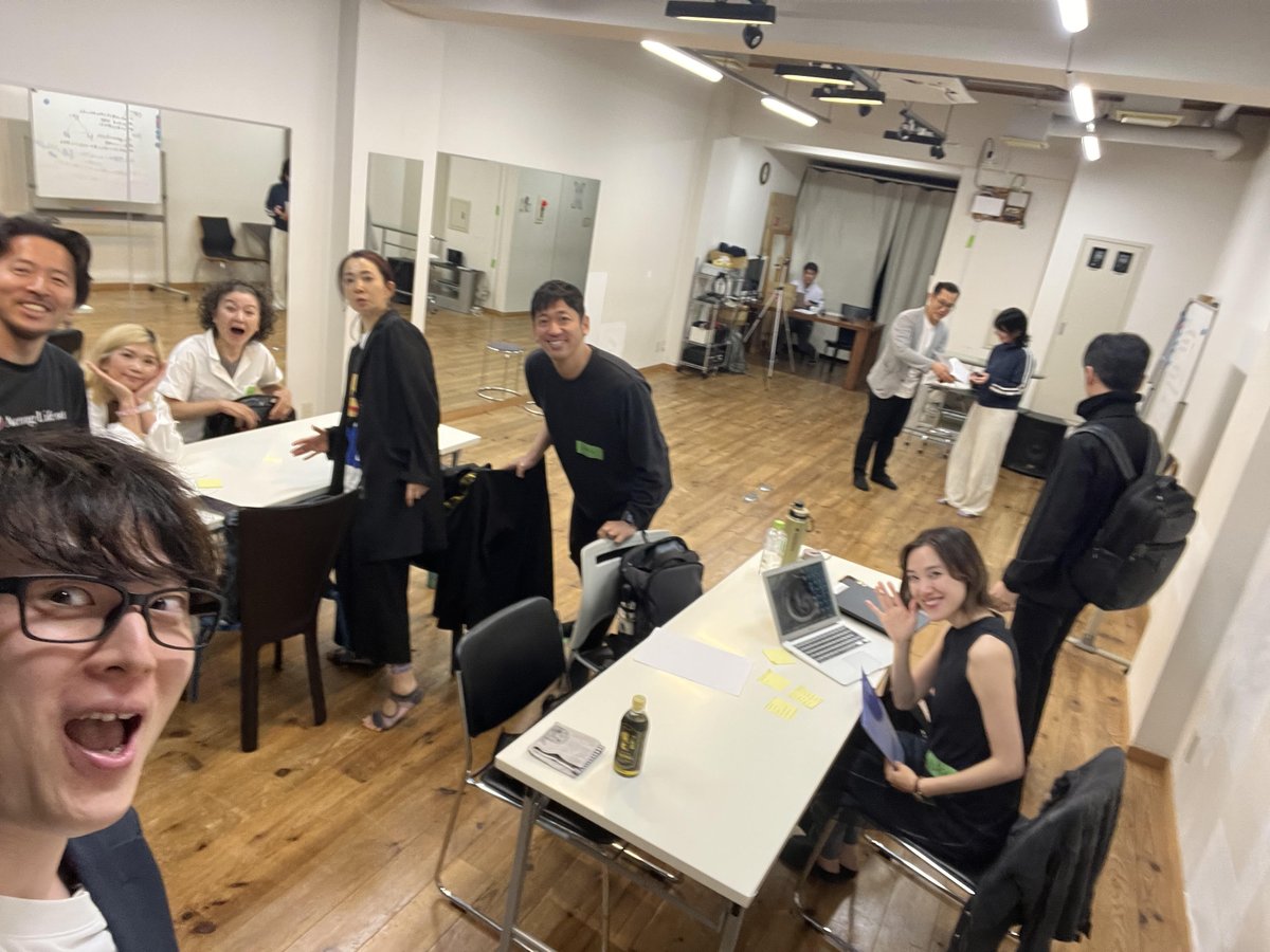 Acting_CG's tweet photo. コーチの学びあい場「コーチングラボvol.1」が大盛り上がりのうちに終了。
カリキュラムは演技でいえば台本。台本なくして行き当たりばったりで、授業はできません。
けれど、カリキュラムについて語り合える機会はありません。
コーチが同じ目線に立ってじっくり話し合いあうことができました。 https://t.co/5xda0stwXy