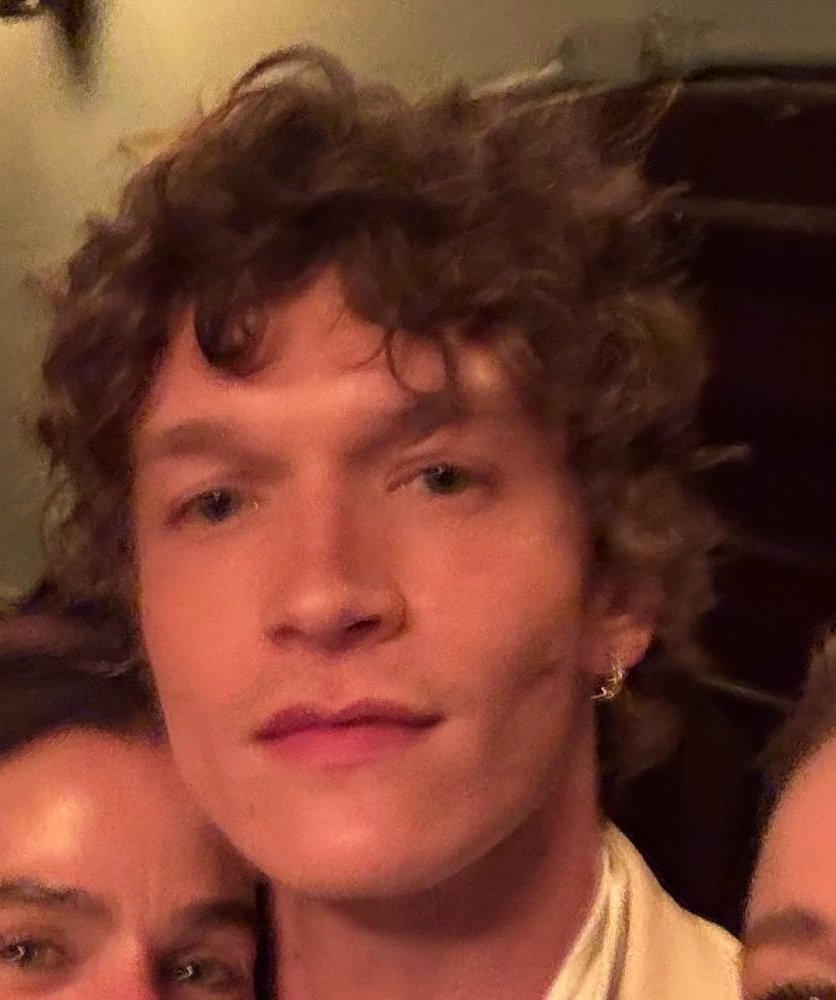 gabrieIaela's tweet photo. ele tava imoral de lindo nesse dia https://t.co/Hlj3Khy9Ec