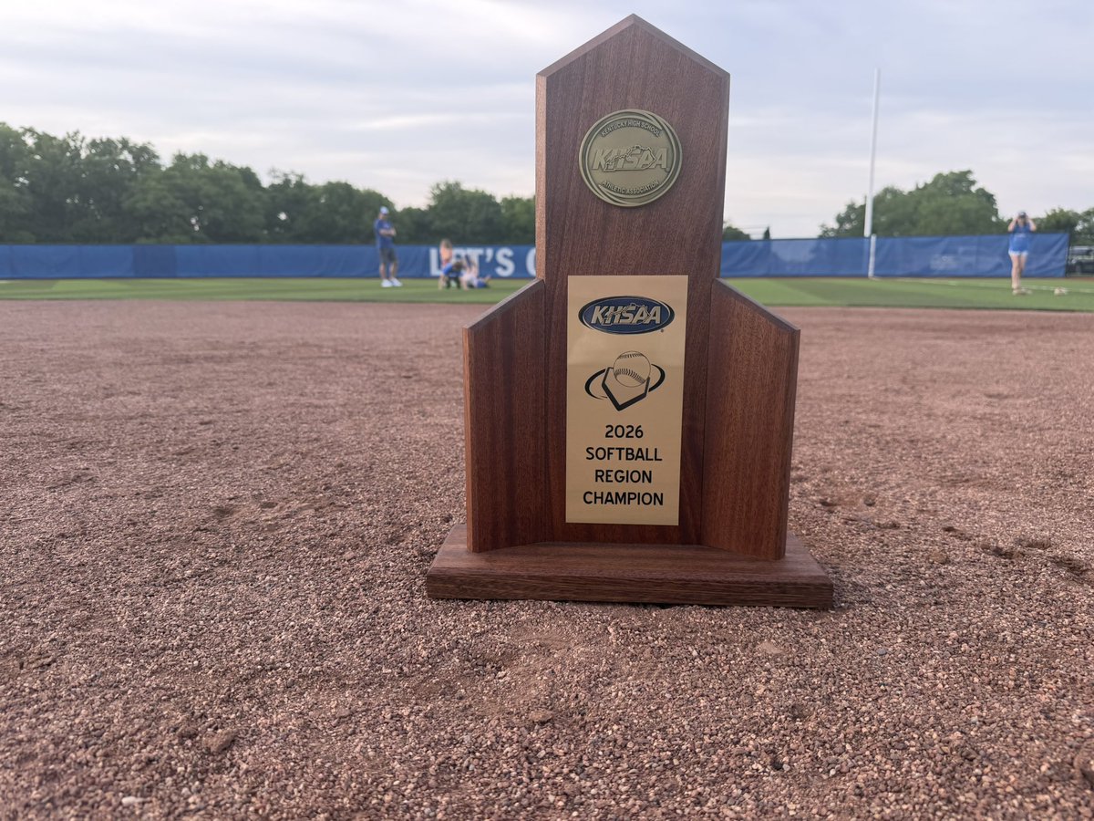 FTSchools's tweet photo. The Highlands Bluebirds softball team won the 9th Region Championship on a perfect night to play at Thomas More.

It’s off to state!  

@FTSUPT 
@fthhsathletics https://t.co/PADMlHx7F7