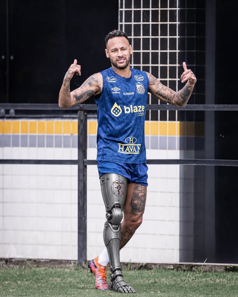 thairizard's tweet photo. 🚨URGENTE: A CBF acaba de acionar a mecânica de automails Winry Rockbell. A missão é instalar uma prótese na perna do Neymar para que ele esteja apto a jogar a próxima Copa do Mundo pelo Brasil. https://t.co/vW8NWFuSgI