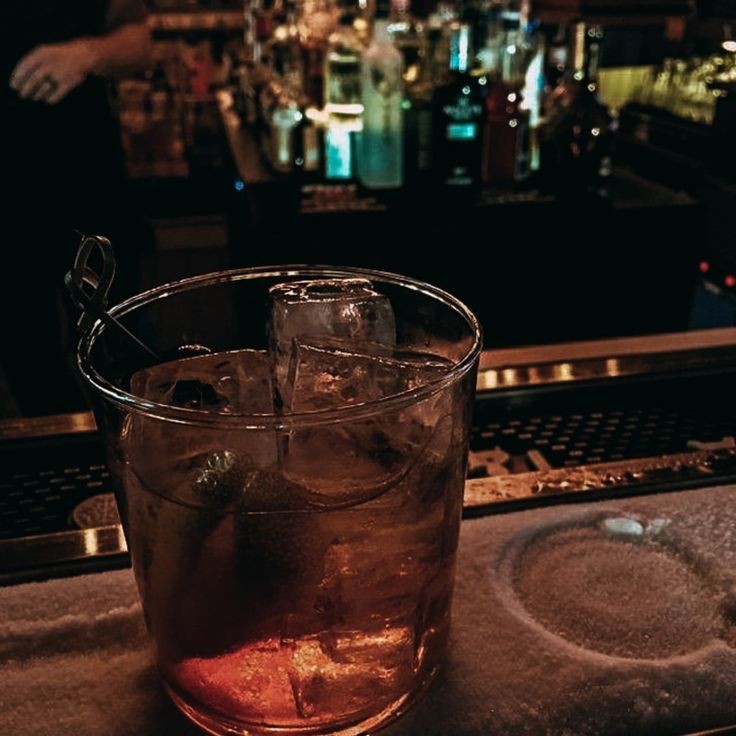 burntshovel's tweet photo. #DOCHUL (Lee Do-kyung x Park Ho-chul) AU! 🪡
On a certain night, Do-kyung had a few drinks and happened to run into Park, who didn’t recognize him because he was drunk as well, they exchanged phone numbers and didn’t even give Geumsung connections a second thought.
#goldland https://t.co/7yYjxOzjNp