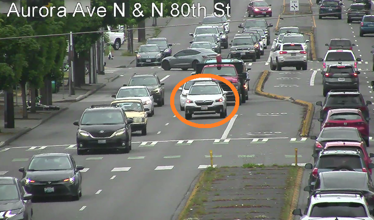 traffic様 Disabled vehicle on Aurora Ave N north of N 83rd St in the