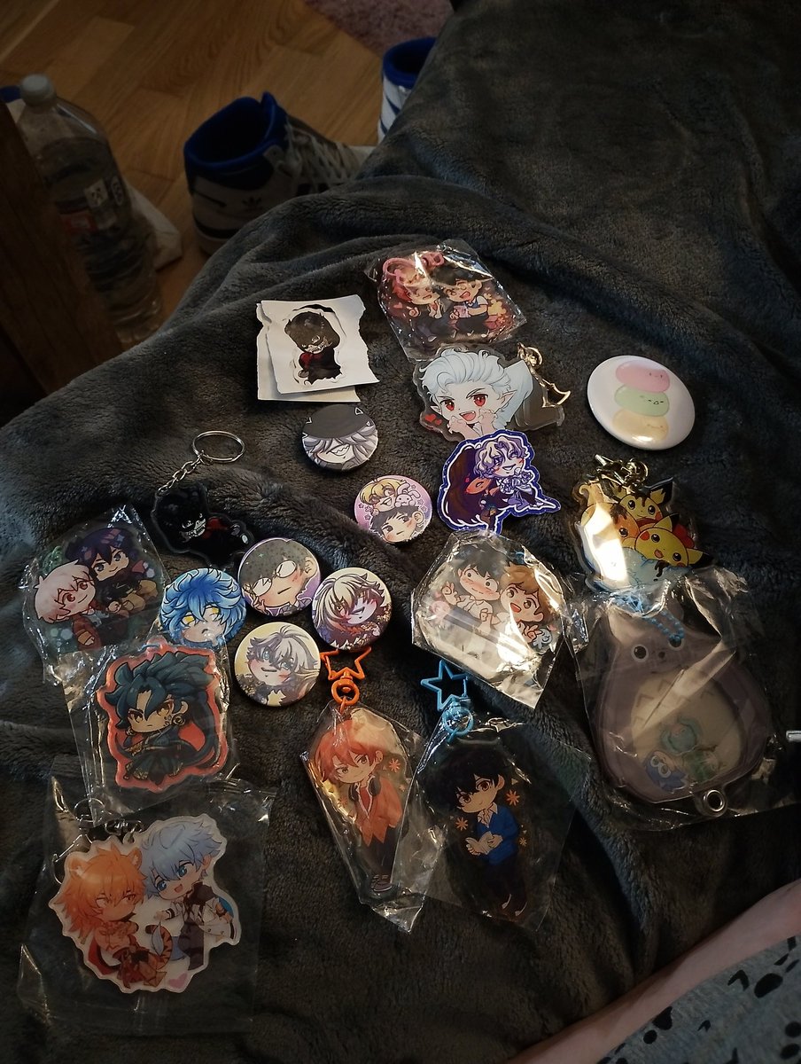floppychuu's tweet photo. Dokomi Day 1 loot >:3 https://t.co/75jeh9wyOI