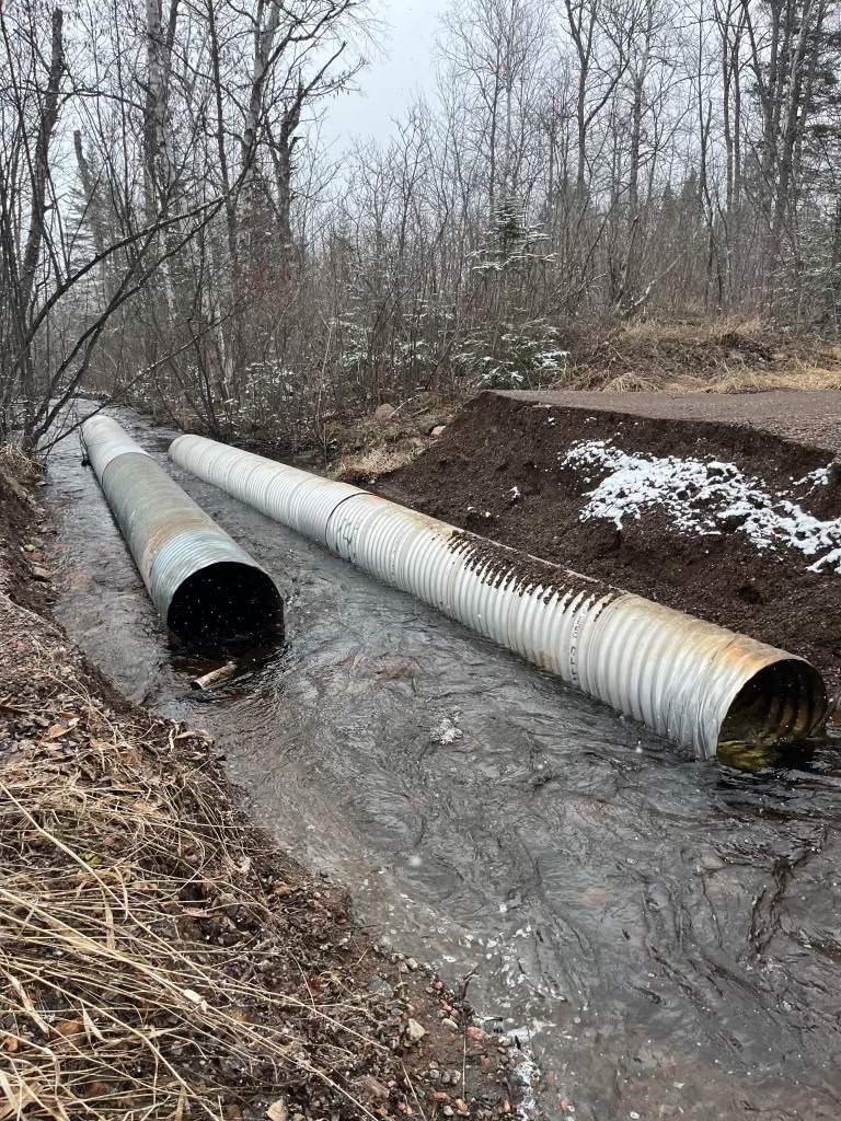 SuperiorNF's tweet photo. A special thanks to the Prospector Alliance for the maintenance &amp; repair to FR174-Dumbbell Rd.
Early season rainstorms/snow melt caused a major road washout, also part of the Prospector Trl. Now the road is back open to the recreating public. We💚 of our outstanding partners! https://t.co/iNaCOvehd3