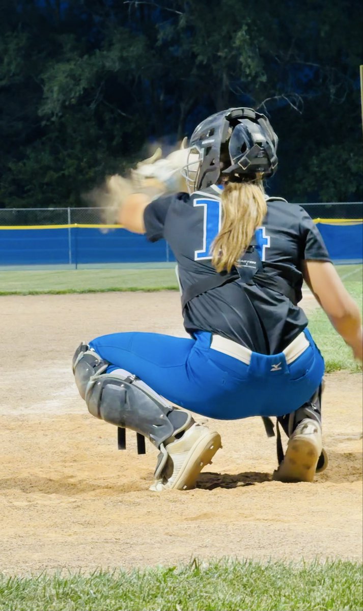 ScheeleDanielle's tweet photo. I guess I can only raise catchers 🤣 🥎 at least in Softball anyhow! 
Eastyn is following suit this year! https://t.co/TRMzr1MP2N