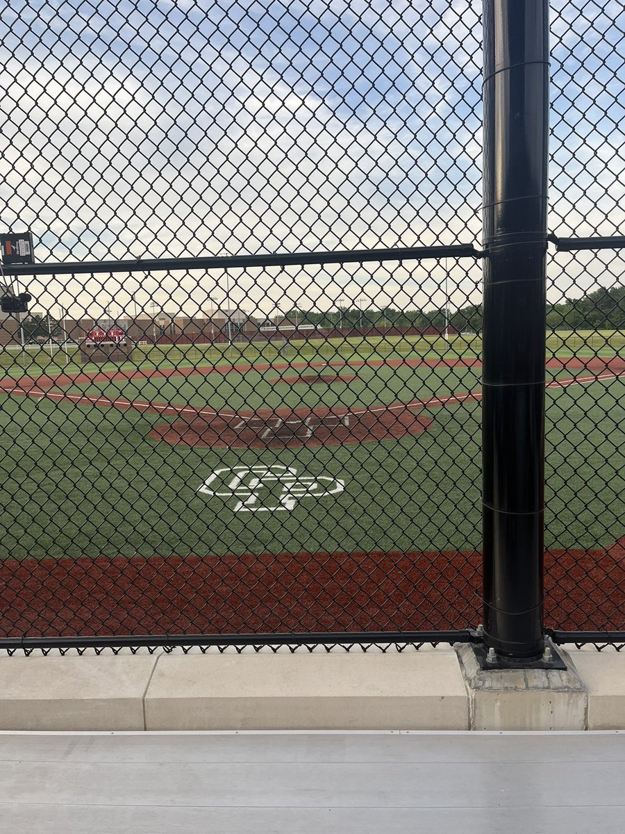 Bullsnorth2027's tweet photo. 2027 RHP/UTL Justin Makowski getting the start in the sectional semi finals for @LCIndiansBball 
@Jusin_Mak15 https://t.co/iZRPf9yjhx