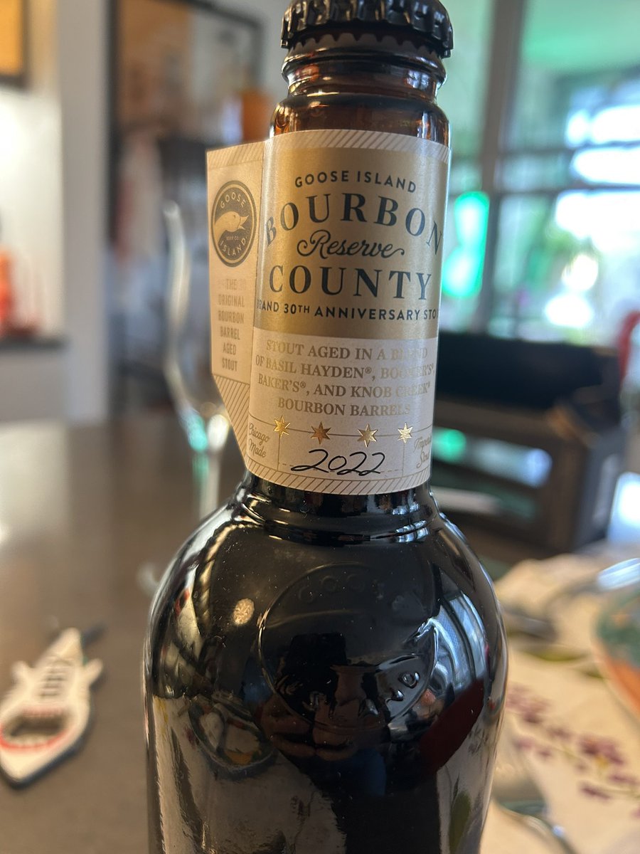 impopsy's tweet photo. Enjoying @GooseIsland BCBS - 2022 30th Anniversary Stout. Aged well. 14.4%. Nice figgy taste. Please #letitwarm @ephoustonbill @itsbeer4me @EddieTheArts @MikeSlomba @HotSauceBlogger @keefmullin @deannullec @badhopper @pejacoby @DallasF81534236 @Treetonmiller Chicago Cheers!! https://t.co/uxnL6wWx91