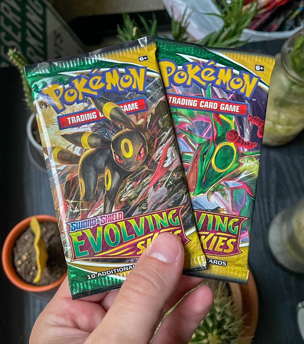 PokéCardsDaily tweet media