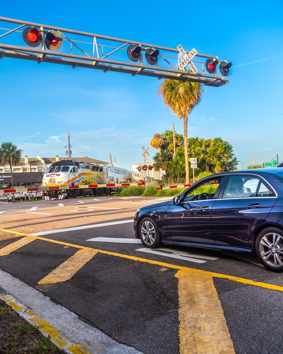 RideSunRail's tweet photo. The beginning of summer is a critical time for teen driver safety. 

One smart decision can save a life. https://t.co/tO4GadGTzk