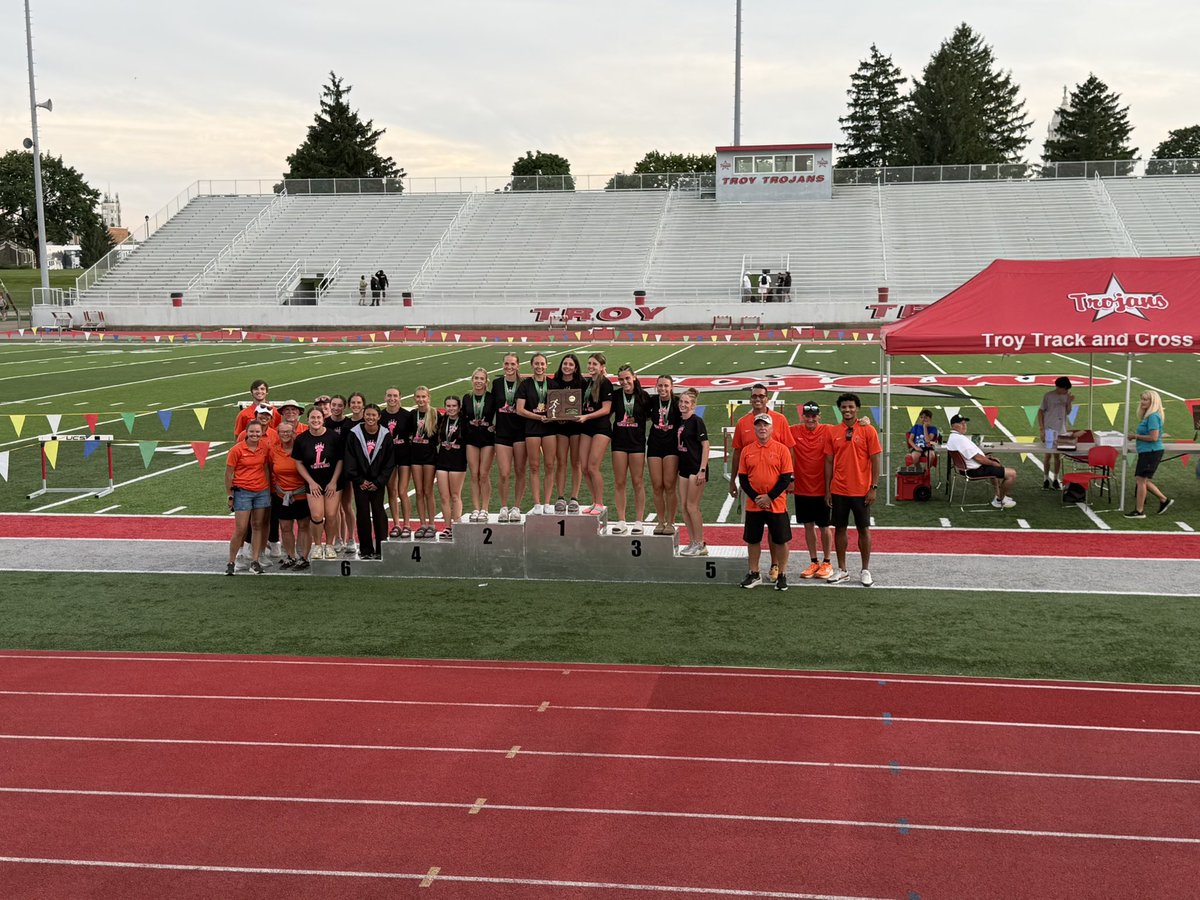 Loveland_AsstAD's tweet photo. Your Loveland Tigers Girls Track team are REGIONAL CHAMPIONS @LHSTigerAD @TrackLoveland https://t.co/hoqki2ybET
