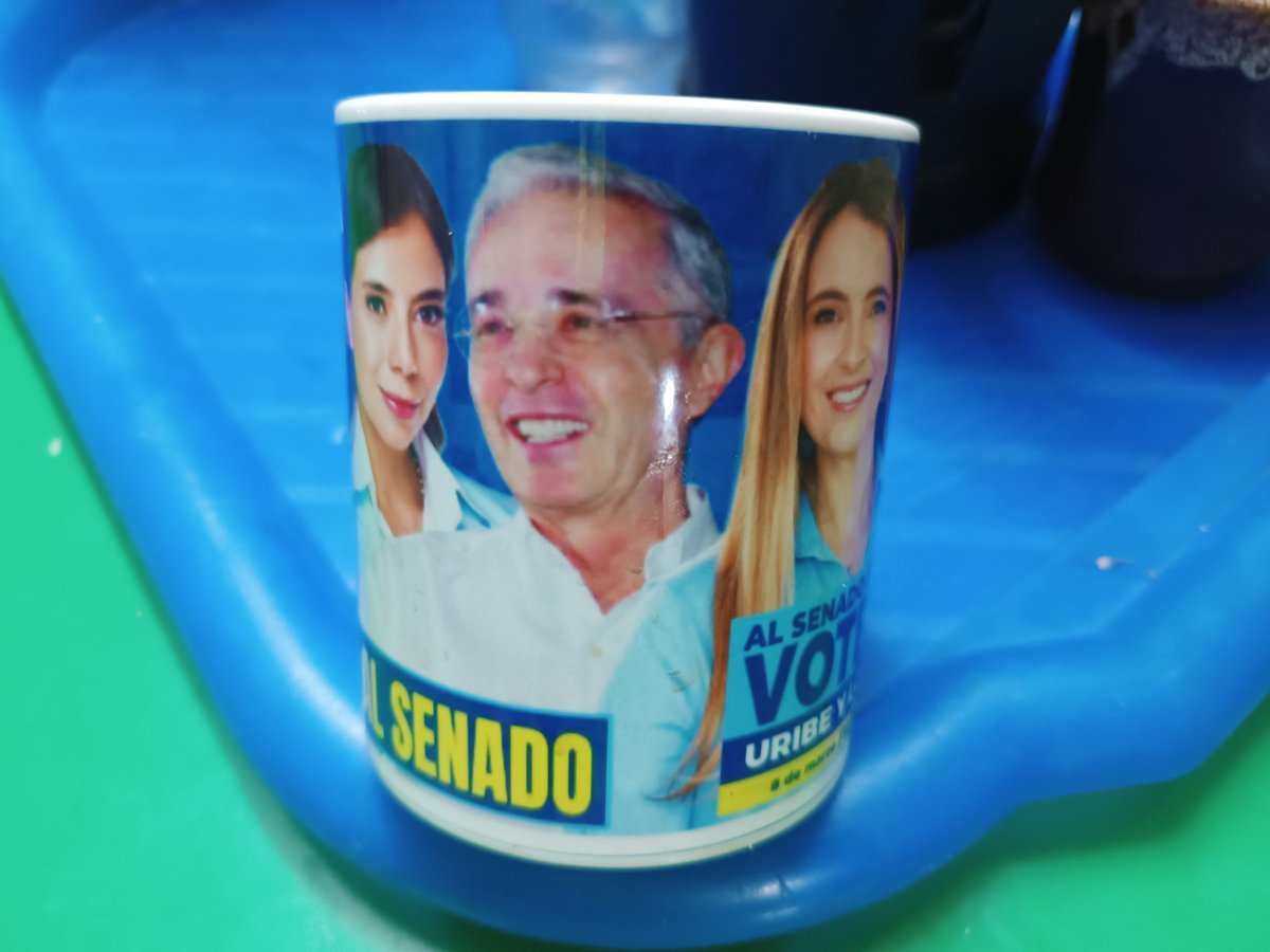anonimoPlus86's tweet photo. Recibí un tinto en está mugrera de pocillo y me ampollo la jeta 🤦🏻‍♂️🤦🏻‍♂️🤦🏻‍♂️#SoloPactoEnEstaMondá https://t.co/KpAAR0pRQn