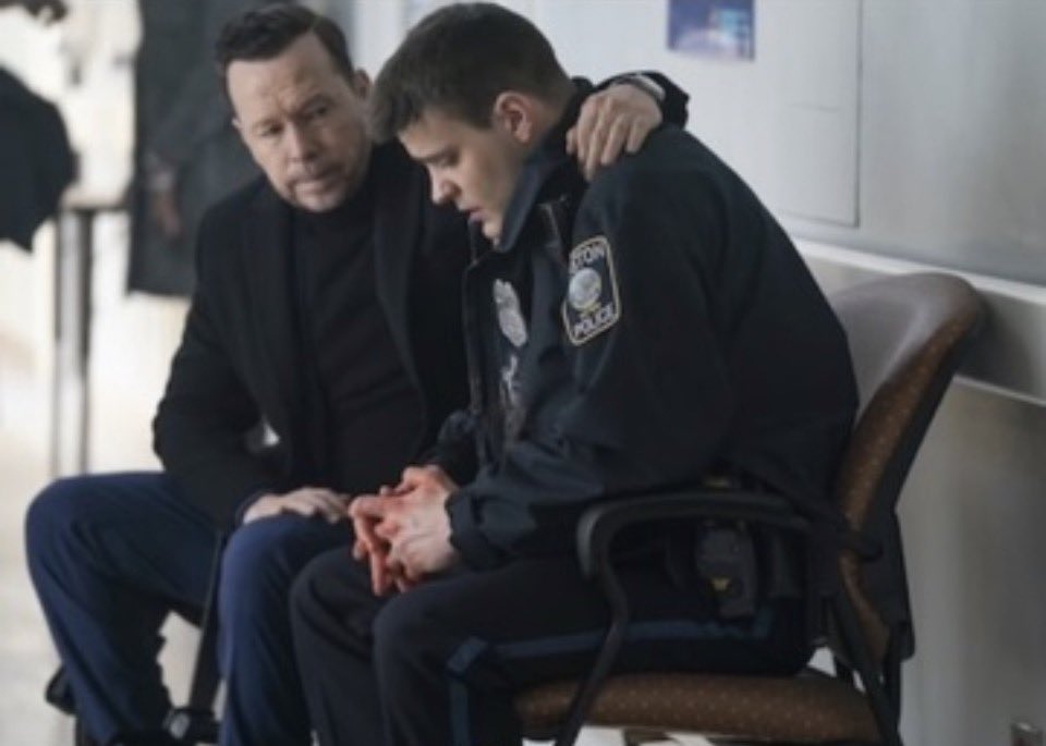 geisheather_'s tweet photo. Happy #BostonBlue Friday #Blockhead fam! Going to be weird not having a new episode tonight. Season one was so good! Looking forward to season two in the Fall! 💚💙

#DonnieWahlberg #DannyReagan #CBSTV #FallCantGetHereFastEnough @DonnieWahlberg https://t.co/OePNoatJBG