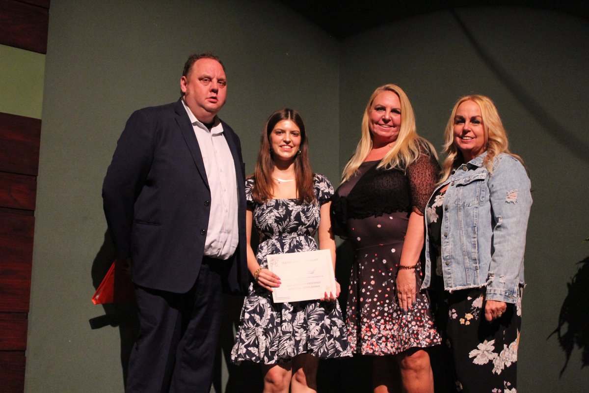 lukeoftheozarks's tweet photo. CHS’s scholarship program awarded over $340,000! 🎓💵📚

Local people investing in local kids.

Proud to participate through @LakeAreaChamber and the fund honoring my parents. 

Please consider supporting either one! https://t.co/gJuIIfRFOq