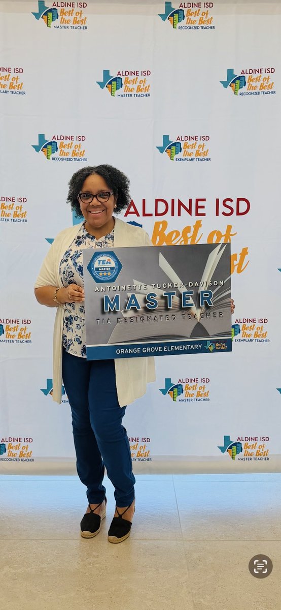 Mrs_A_Davison's tweet photo. Year 27 is now complete. I ended the year being designated as a TIA Master teacher. Almost 3 decades later and I still love what I do ❤️
Saying goodbye to my beloved Orange Grove and hello to my new campus. @OrangeGroveAISD @WorshamES_AISD https://t.co/PDlhIT72Fx
