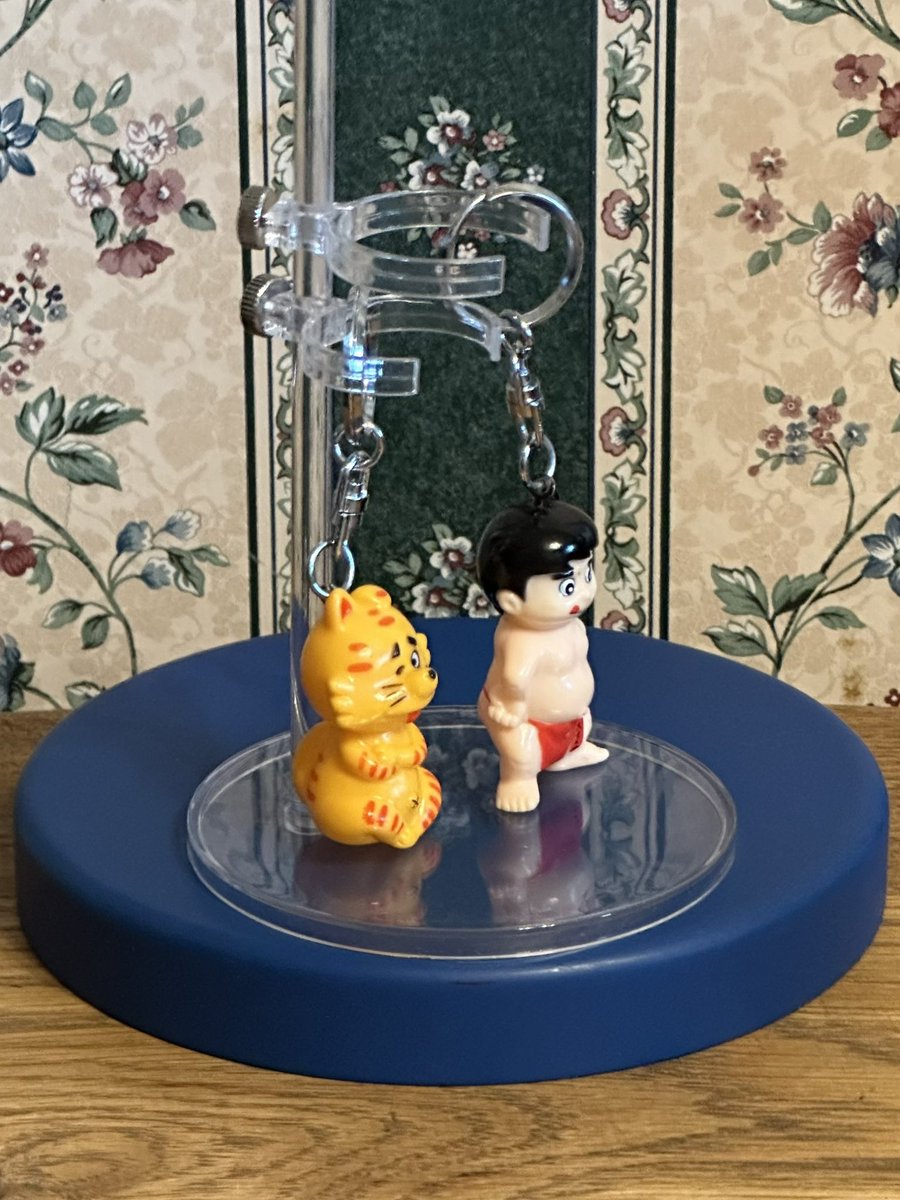 sofvimania2040's tweet photo. ［752］【いなかっぺ大将①】
「大成」
《2体》
☆大ちゃんこと風大左衛門は、柔道を極めるために青森の山奥から上京しました。
☆個性豊かな師匠やライバル、友人たちと巻き起こす騒動を描いた痛快活劇でした。
☆赤い越中褌が、excellentです。
☆ああキャット空中三回転、どんとはれ！
#川崎のぼる https://t.co/WAf98oN3sc