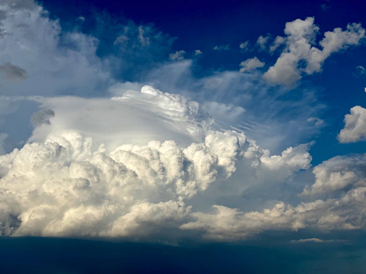 ogarrah5's tweet photo. We are pileus-maxxing here west of Crescent, OK. Can’t wait for sunset!! #okwc https://t.co/JFdVYPSeGH