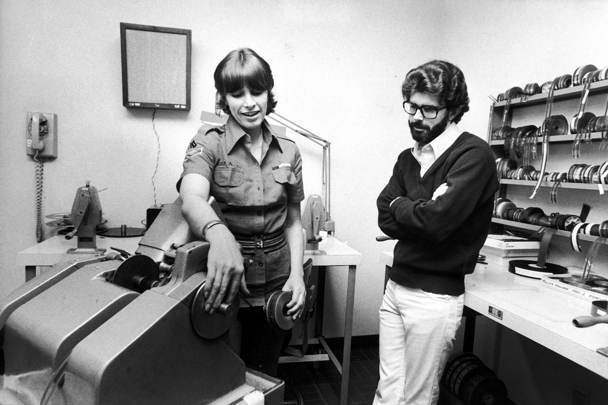 SWEchoes's tweet photo. Marcia Lucas est décédée à l’âge de 80 ans…

Elle avait remporté un Oscar pour le montage du premier Star Wars, qui a aidé à la vision de George Lucas et était co-monteuse du Retour du Jedi. Que la Force soit avec elle ❤️ https://t.co/tlFEJB21Cd