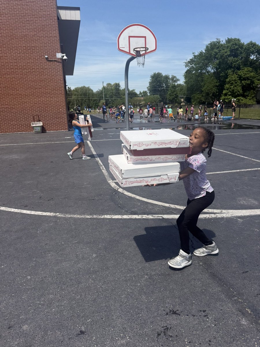 BermanFirsties's tweet photo. Field Day = the best day! ☀️👏🏻 #ivyhillleague https://t.co/kTHH7JLxy0