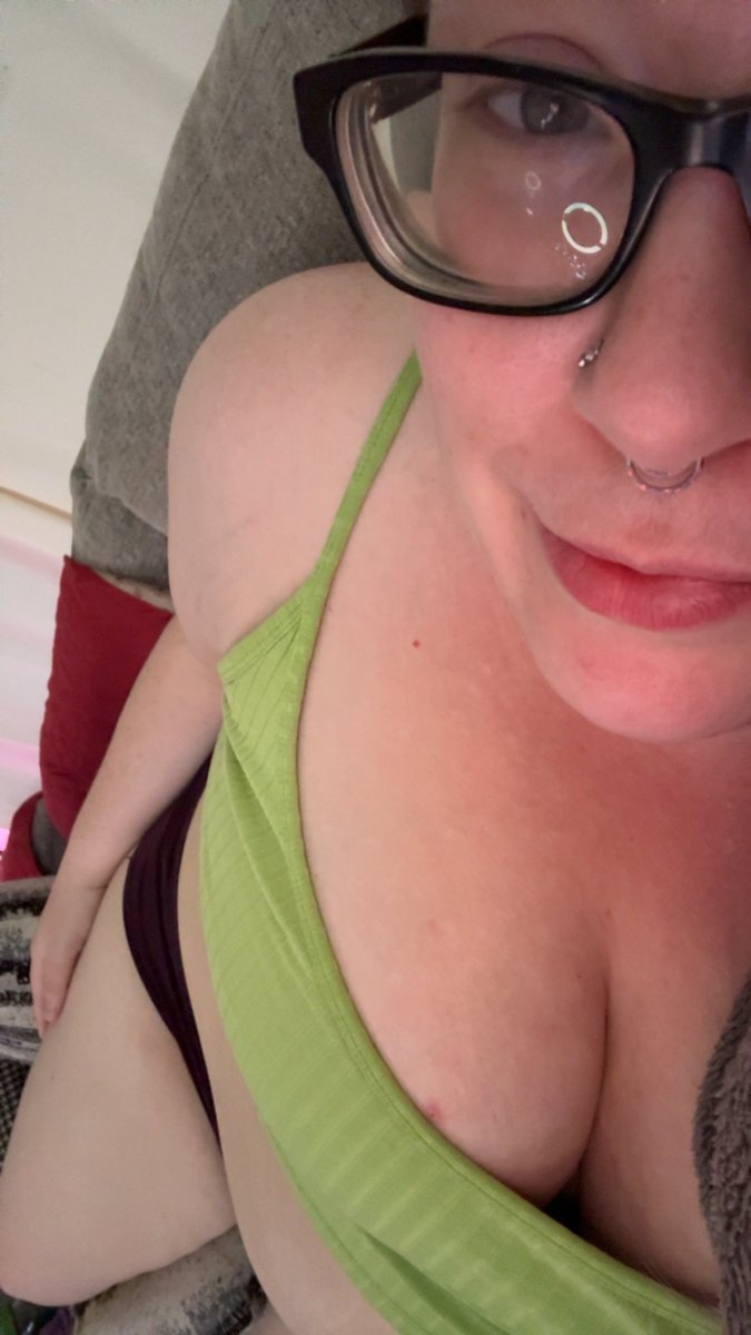 EvelynBrobst's tweet photo. Todayโs link ๐๐ https://t.co/enlxP2JaSL #fambase #lovenselive #bbwlive #thickthighs https://t.co/quKLjT4G2E