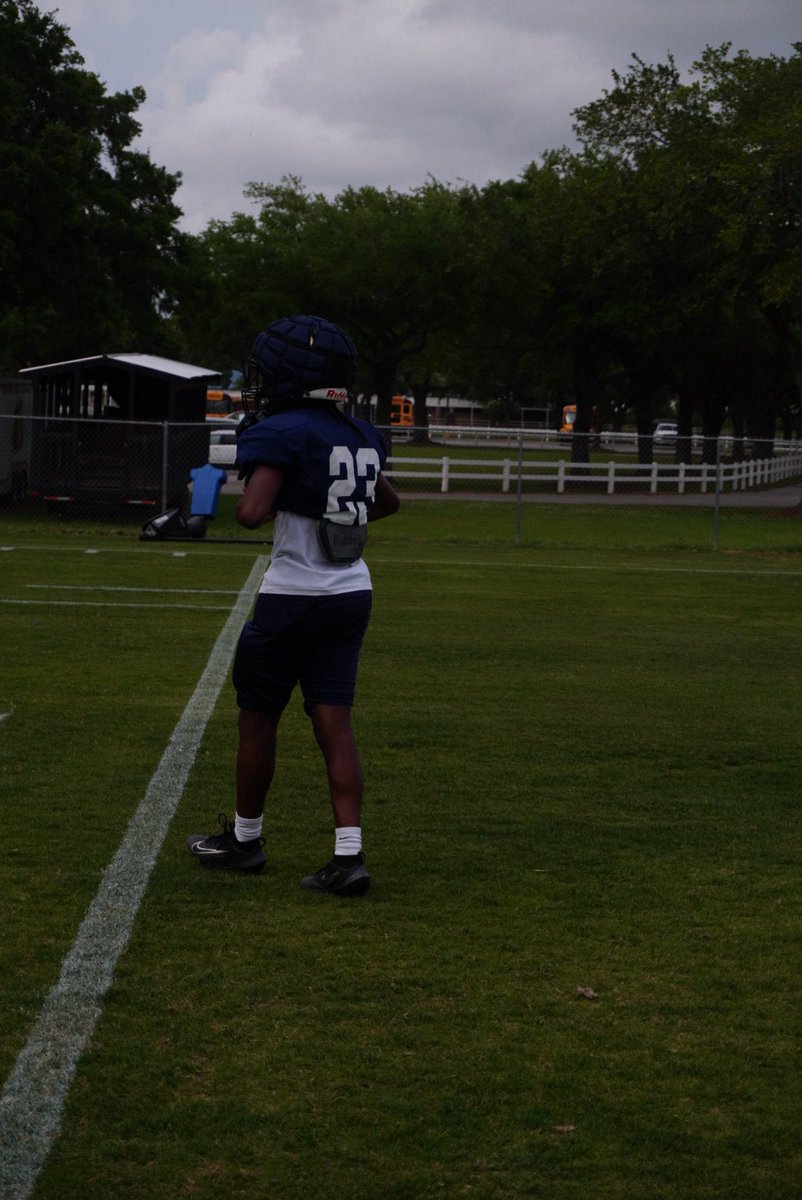 FoleyLionsFB's tweet photo. The young guys got after it in the spring 💪 

Excited to see our middle school program continue to build! 

#OwnIt #1ROAR 🦁 https://t.co/rzoZR6NLT8