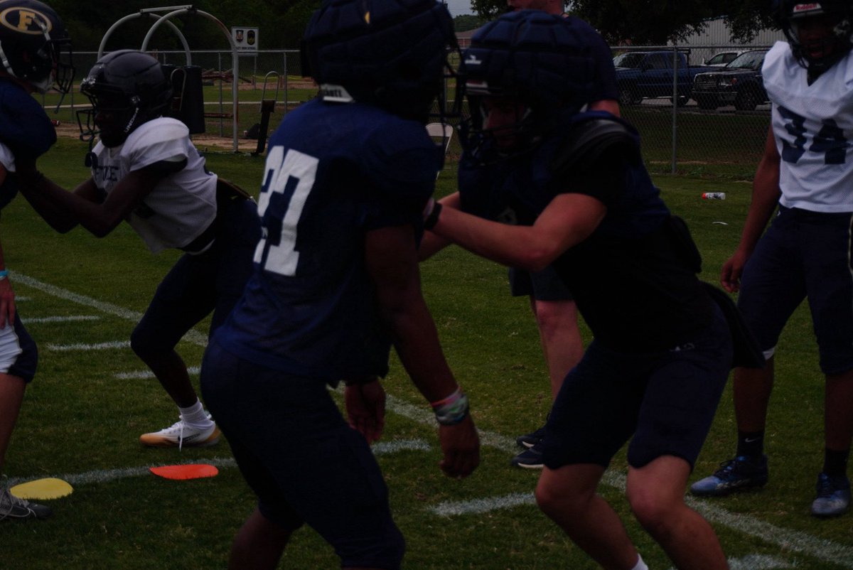 FoleyLionsFB's tweet photo. The young guys got after it in the spring 💪 

Excited to see our middle school program continue to build! 

#OwnIt #1ROAR 🦁 https://t.co/rzoZR6NLT8