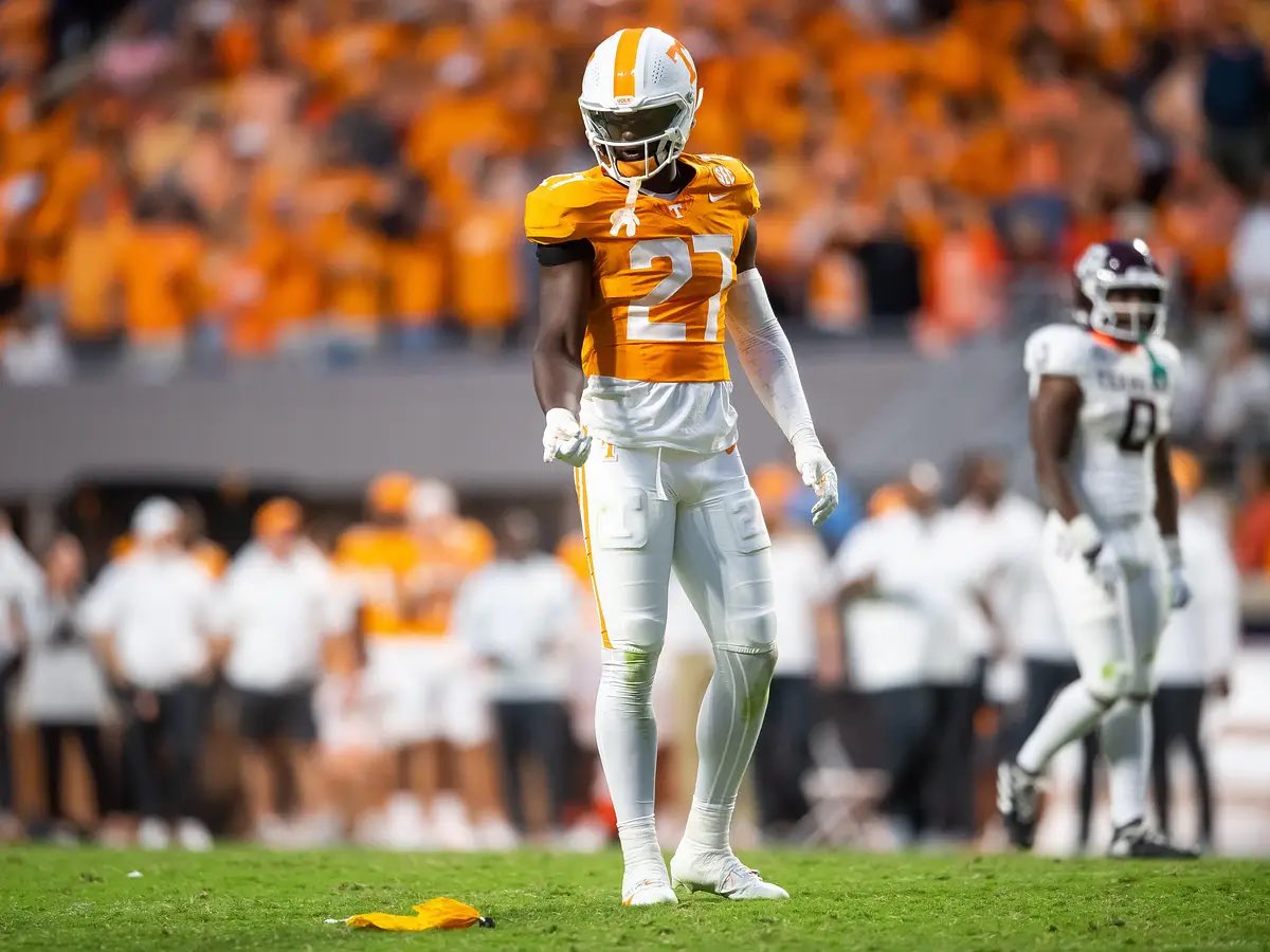 corbenjamo8's tweet photo. I will be in Knoxville June 7th, ready for more work and opportunities at the Prospect Camp #GBO🍊 @coachjoshheupel @CoachdjCheetah @ThisIsTreyJ @AlecAbeln @DeRailSims @WilliamInge1 @Vol_Football https://t.co/PeJygBxSqt