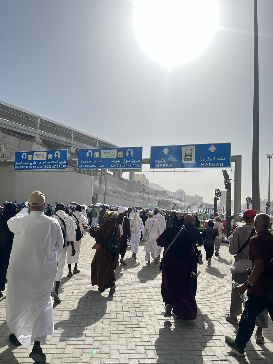 far__ah411's tweet photo. لبيك ربي وأنت الذي اصطفيتني بـ أن أكون بين الحجيج مُلبيًا،
لبيك ربي والفؤاد يرجوك جبرًا ورُشدًا وصلاح،
لبيك اللهم إجابةً بعد إجابة،
لبيك اللهم رضًا وحُسن خاتمة،
اللهم إني اسألك حجًا مبرورًا، وسعيًا مشكورًا، وذنبًا مغفورًا 🩷 https://t.co/yB6T140SDj