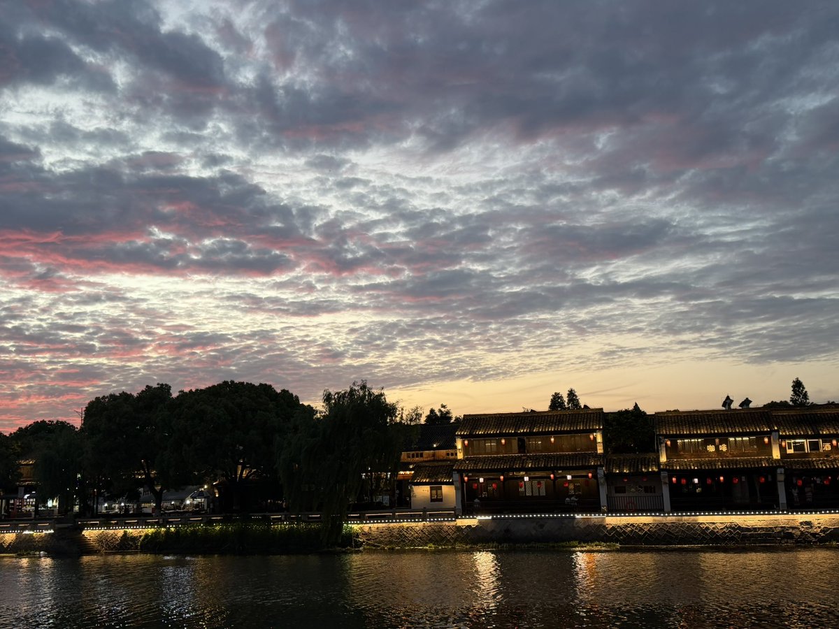 priamxu's tweet photo. 天下万物生于有，有生于无。 https://t.co/SLjAno1LZD